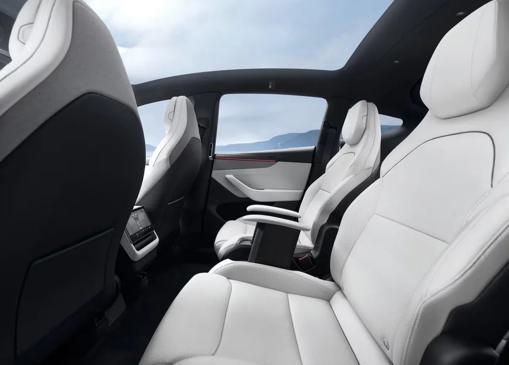 compressed Tesla Model YL interior.jpeg.webp compressed